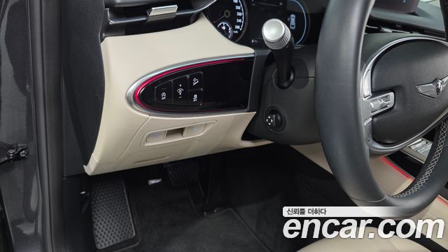 Genesis GV70 2021 — photo 29