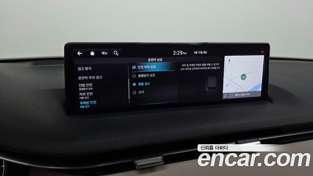 Genesis GV70 2021 — photo 32