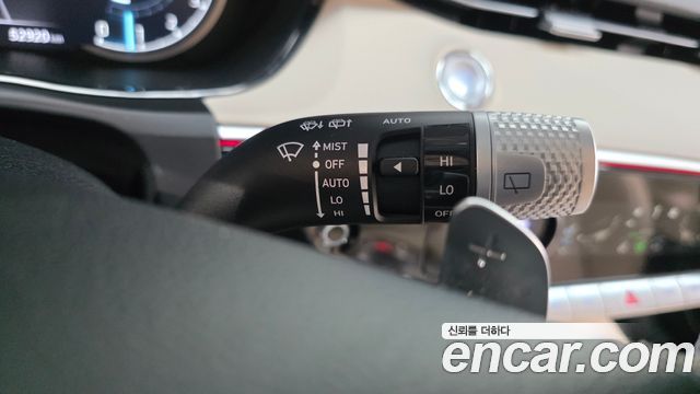 Genesis GV70 2021 — photo 36