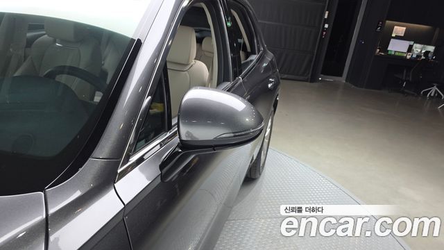 Genesis GV70 2021 — photo 37