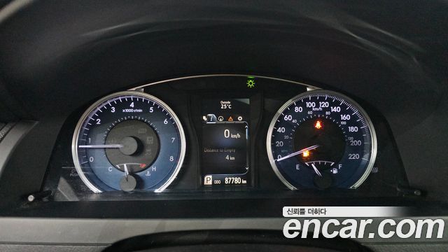 Toyota Camry 2017 — photo 8