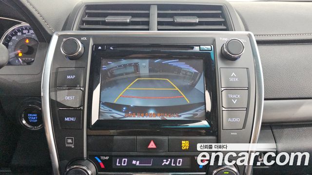 Toyota Camry 2017 — photo 13