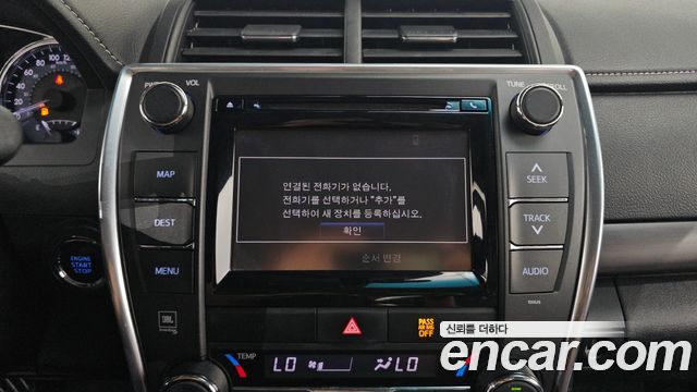 Toyota Camry 2017 — photo 14