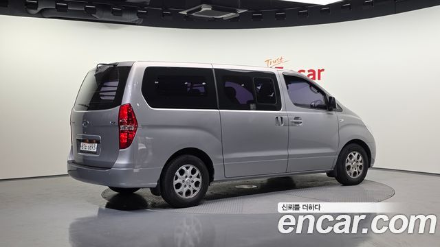 Hyundai Starex 2015 — photo 2