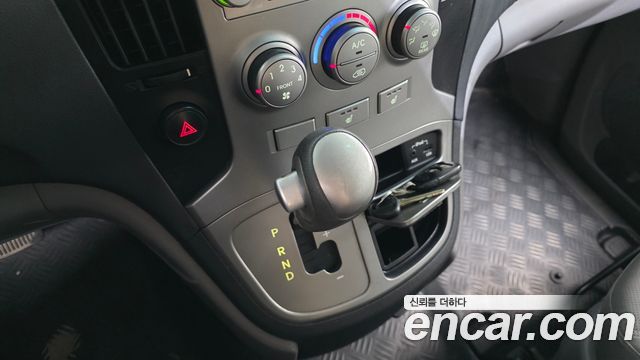 Hyundai Starex 2015 — photo 9