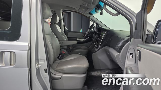 Hyundai Starex 2015 — photo 11