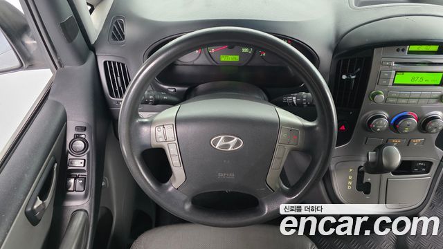 Hyundai Starex 2015 — photo 13