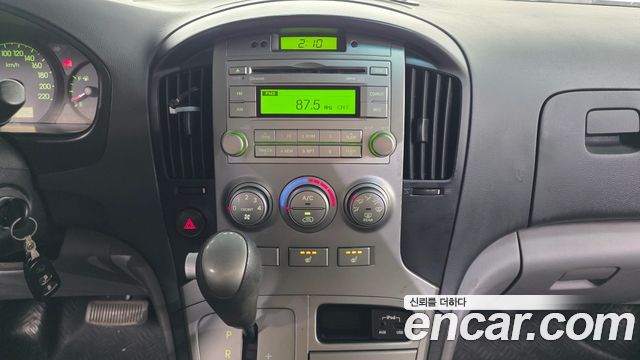Hyundai Starex 2015 — photo 14