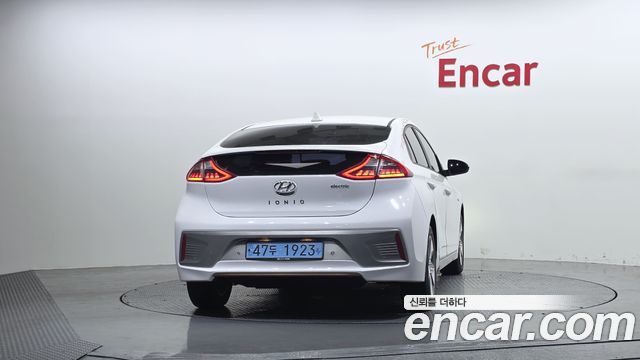Hyundai Ioniq 2019 — photo 4