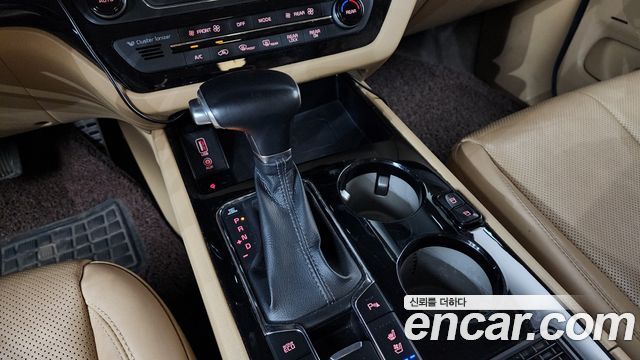 Kia Canival 2019 — photo 12