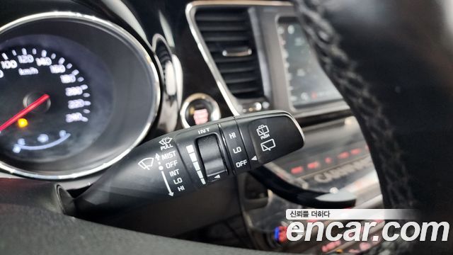 Kia Canival 2019 — photo 37