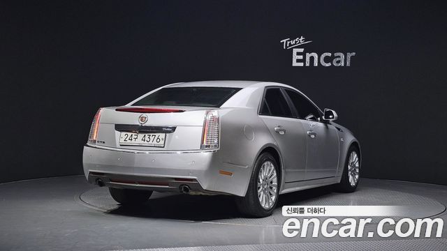 Cadillac CTS 2011 — photo 2