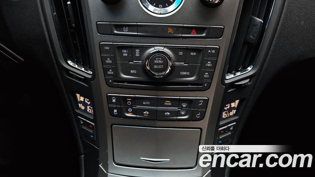 Cadillac CTS 2011 — photo 16