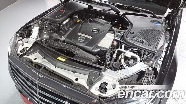 Mercedes-Benz E-Class 2019 — photo 6