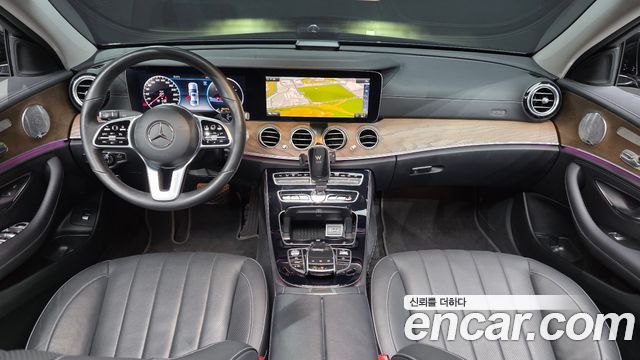 Mercedes-Benz E-Class 2019 — photo 10