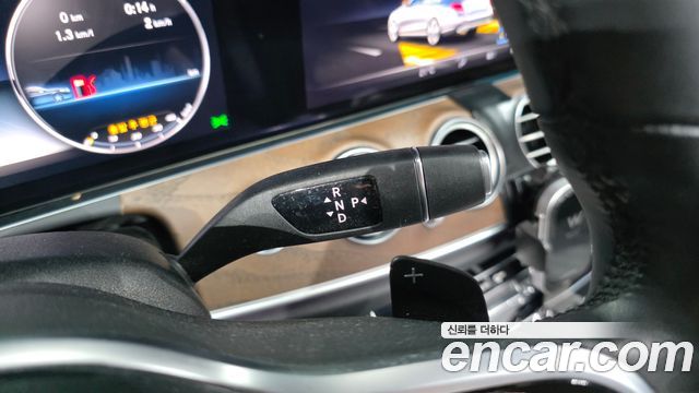 Mercedes-Benz E-Class 2019 — photo 12