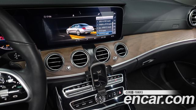 Mercedes-Benz E-Class 2019 — photo 19