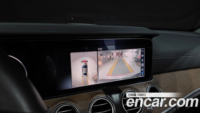 Mercedes-Benz E-Class 2019 — photo 20