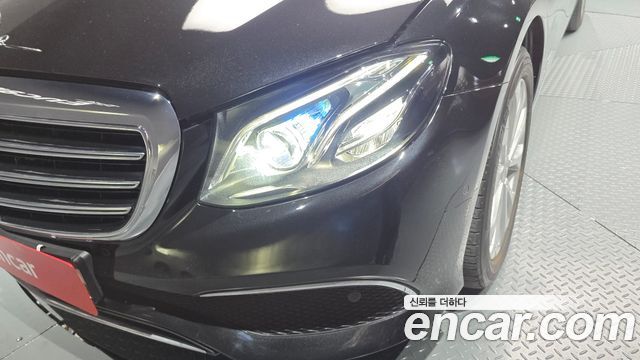 Mercedes-Benz E-Class 2019 — photo 8