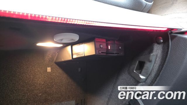Mercedes-Benz E-Class 2019 — photo 27