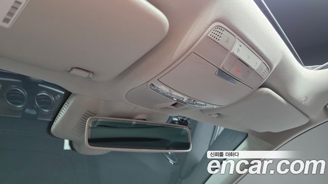 Mercedes-Benz E-Class 2019 — photo 28