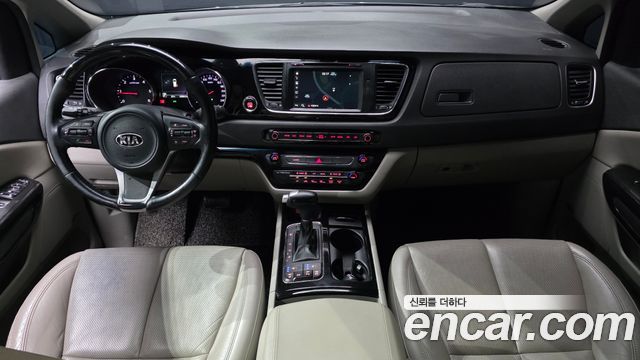Kia Canival 2016 — photo 7
