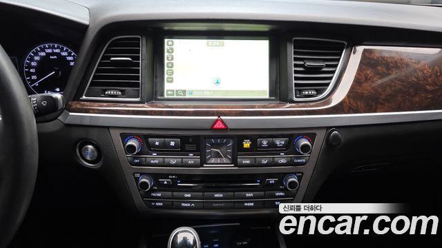 Hyundai Genesis 2016 — photo 24