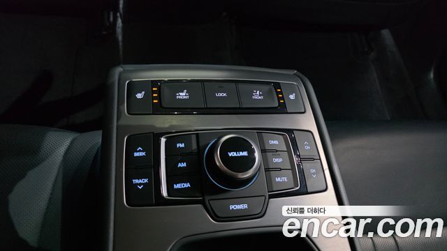 Hyundai Genesis 2016 — photo 26