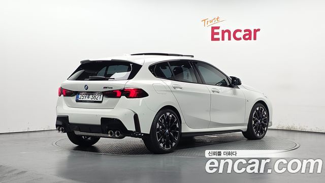 BMW 1-Series 2025 — photo 2