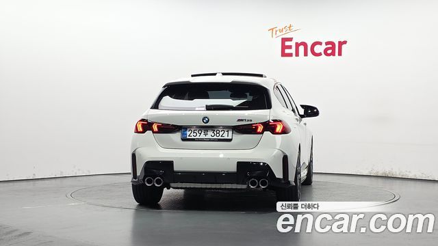 BMW 1-Series 2025 — photo 4