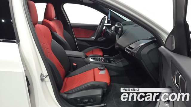 BMW 1-Series 2025 — photo 17
