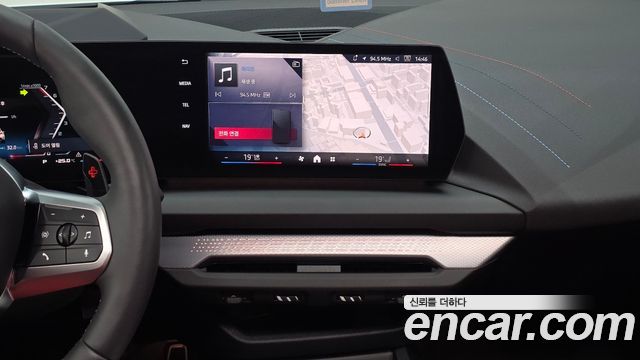 BMW 1-Series 2025 — photo 21