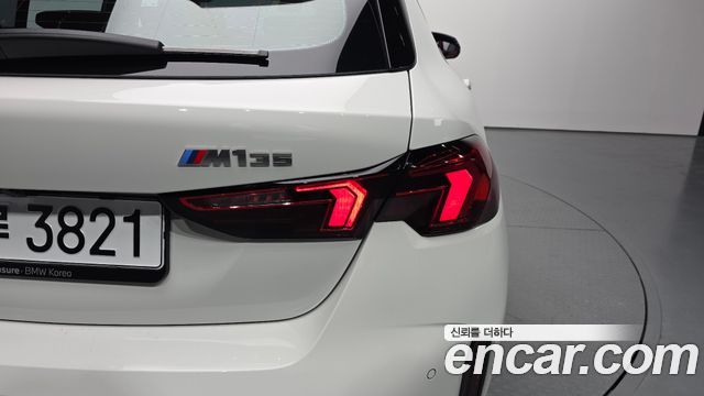 BMW 1-Series 2025 — photo 9