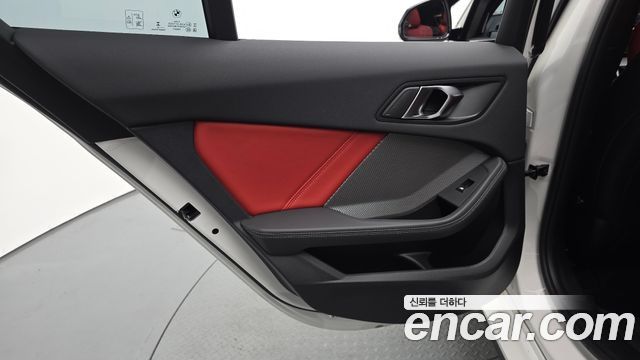 BMW 1-Series 2025 — photo 15