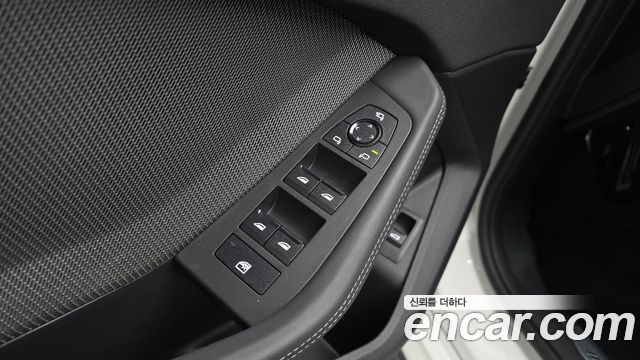 BMW 1-Series 2025 — photo 32