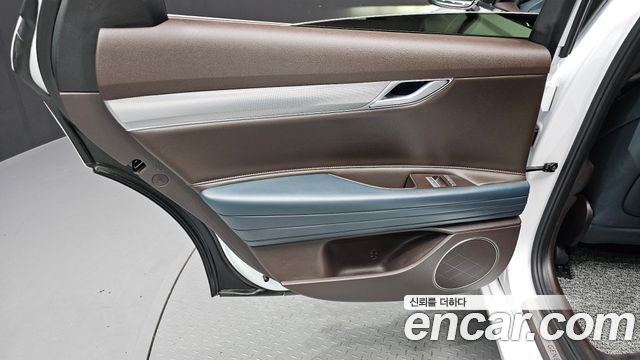 Genesis G80 2022 — photo 15