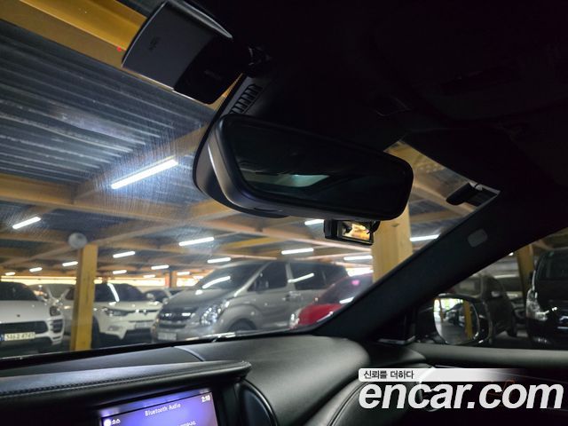 Infiniti Q30 2017 — photo 15