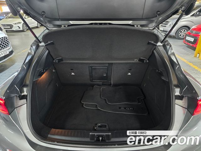 Infiniti Q30 2017 — photo 19