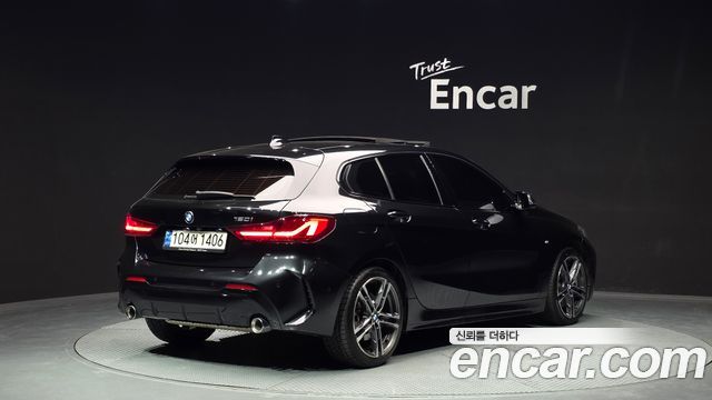 BMW 1-Series 2021 — photo 2