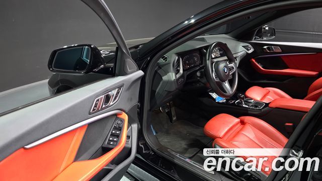 BMW 1-Series 2021 — photo 10