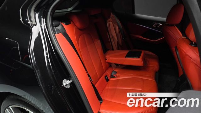 BMW 1-Series 2021 — photo 11