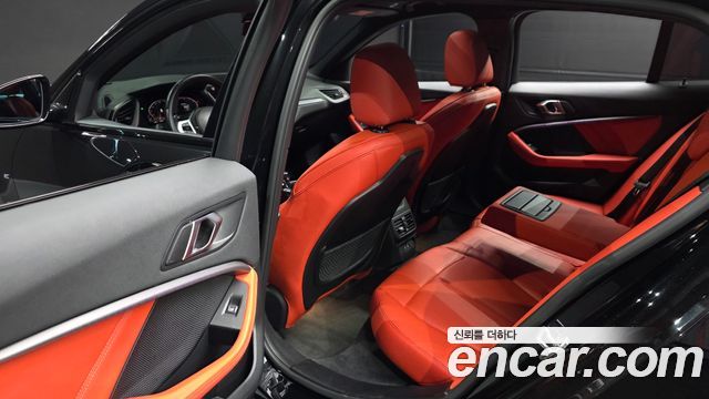 BMW 1-Series 2021 — photo 12