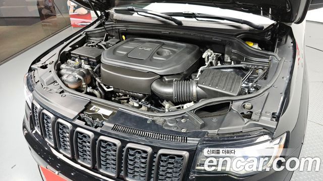 Jeep Cherokee 2020 — photo 6