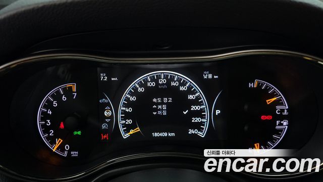 Jeep Cherokee 2020 — photo 11