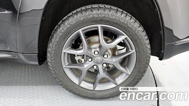 Jeep Cherokee 2020 — photo 7