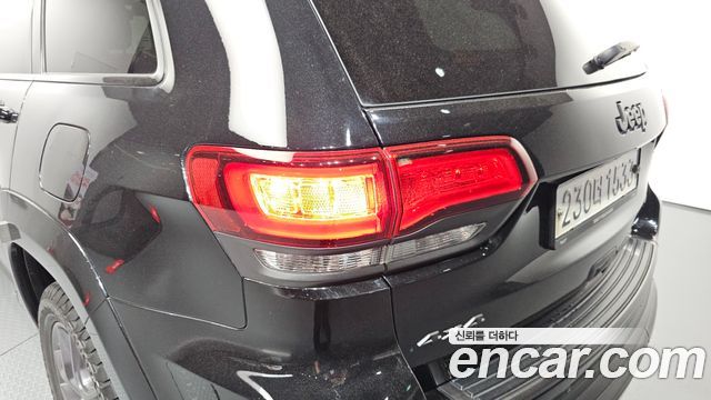 Jeep Cherokee 2020 — photo 9