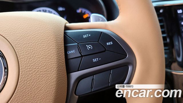 Jeep Cherokee 2020 — photo 28