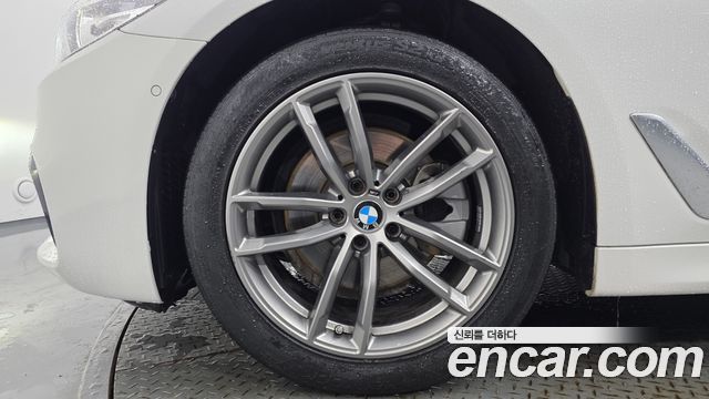 BMW 5-Series 2018 — photo 5