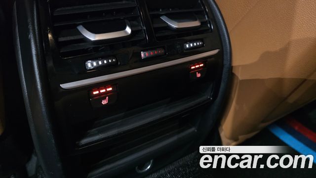 BMW 5-Series 2018 — photo 20
