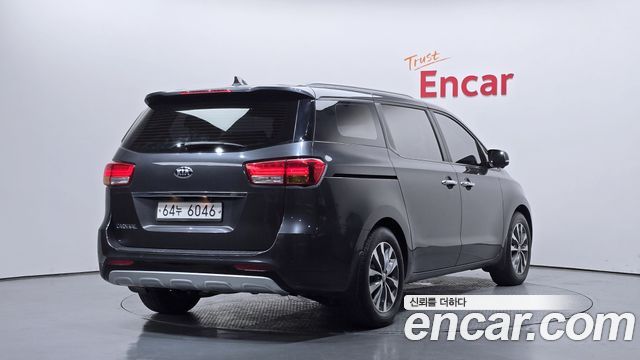 Kia Canival 2016 — photo 2